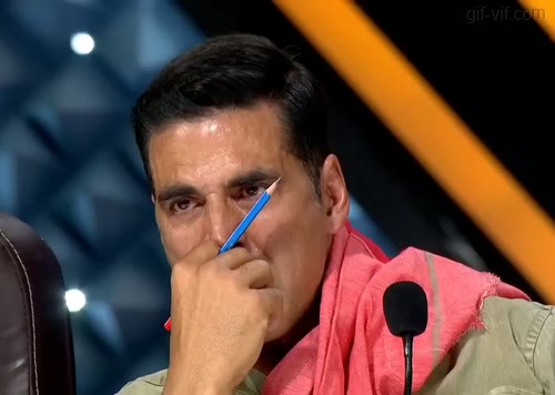 Akshay kumar gets emotional Clip - Watch & Download MP4 | GifVif