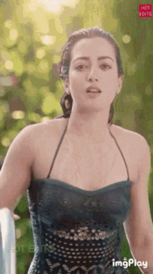 bikini gif – Trending GIF on GifVif