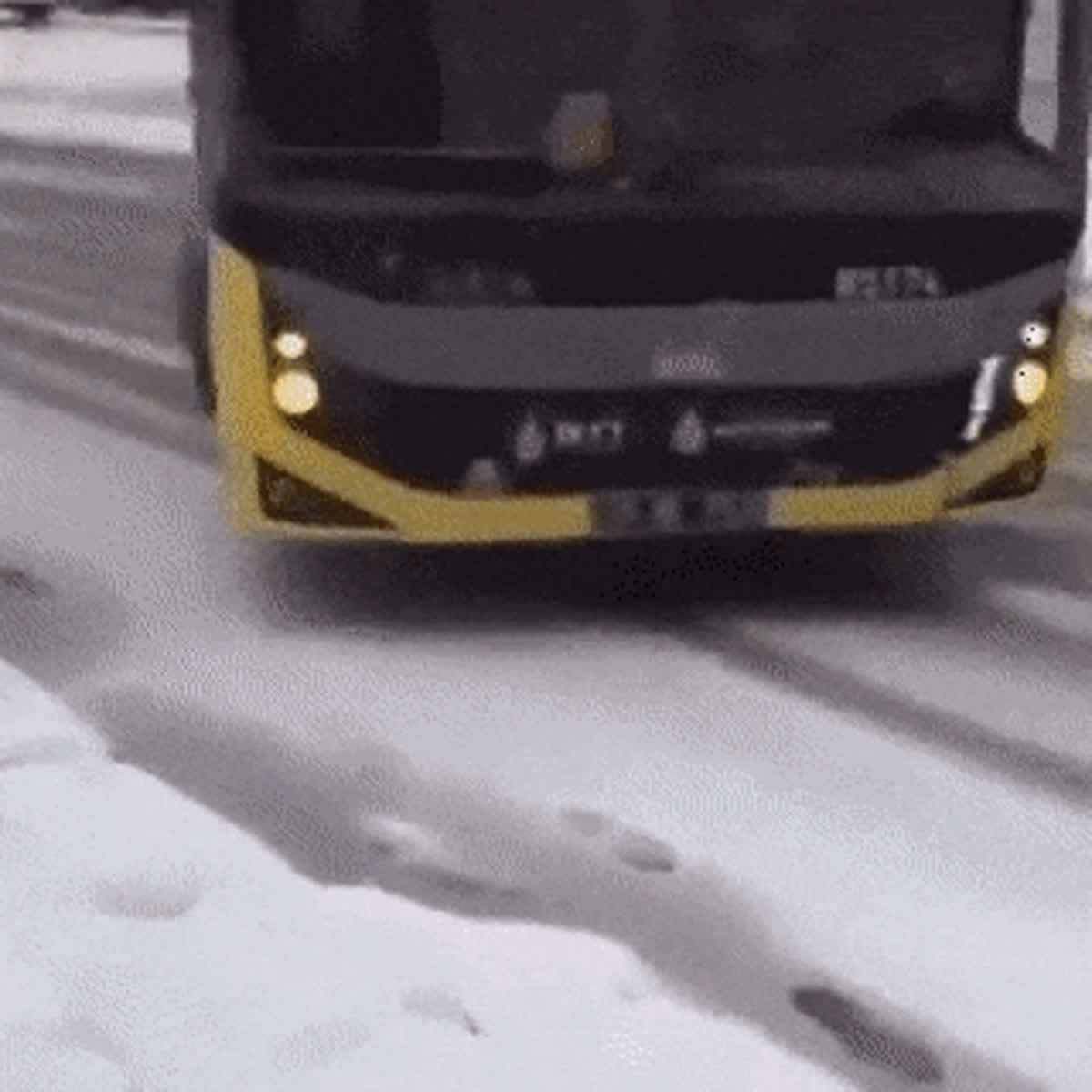 Bus drift GIF - Wow GIF | GifVif