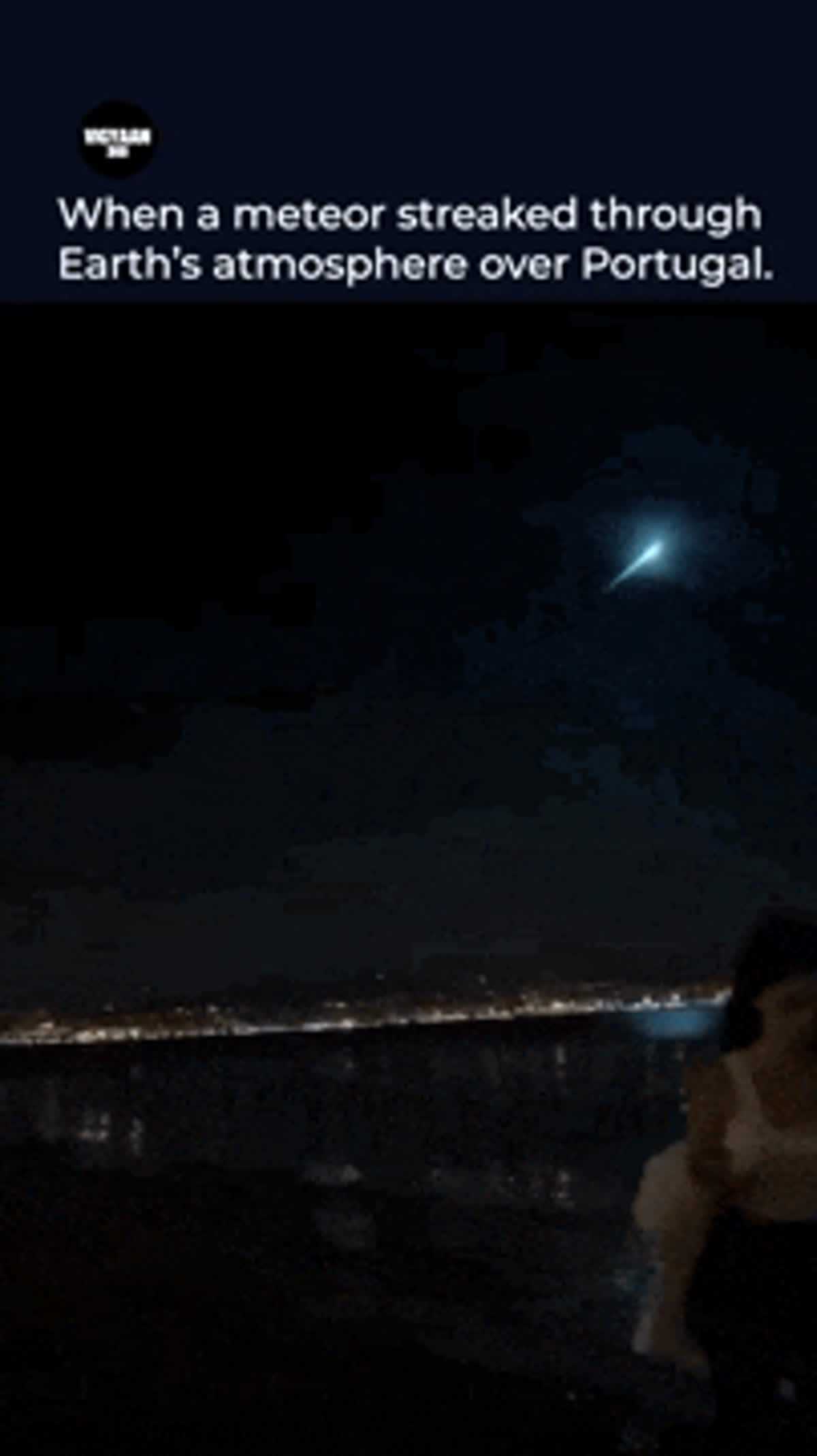 Meteor Streaked Through Earths Atmosphere GIF - Awesome GIF | GifVif
