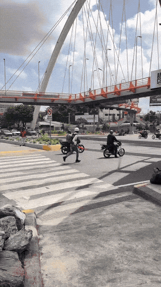 traffic-maniac.gif