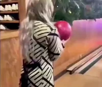 Bowling boomerang shot