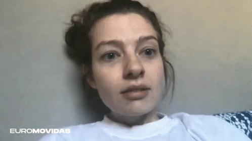 amanda gif – Trending GIF on GifVif