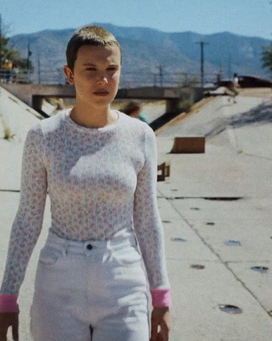 millie bobby brown millie gif – Trending GIF on GifVif