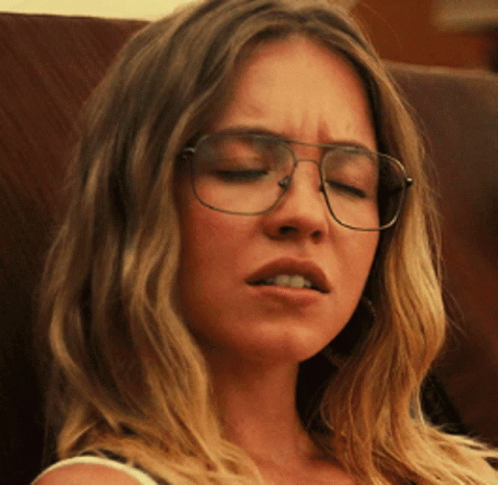 Sweeney Python Gif sydney sweeney confused nod gif – Trending GIF on GifVif